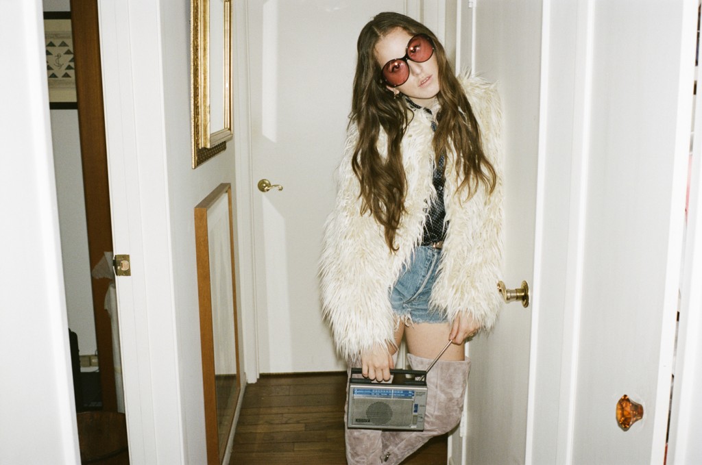 2015_08_19 HAIM photographed at Villa Le Reve in Los Angeles for Flaunt magazine.
