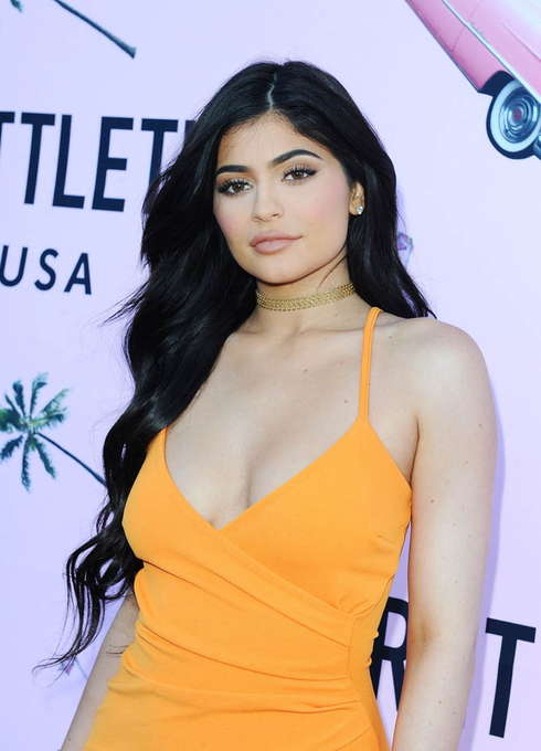kylie-jenner-prettylittlething.com-us-launch-party-in-la-7-7-2016-18
