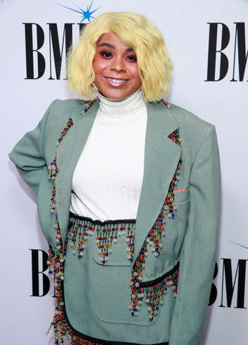 Taryla -honored-at-bmis-pop-awards-2019-07