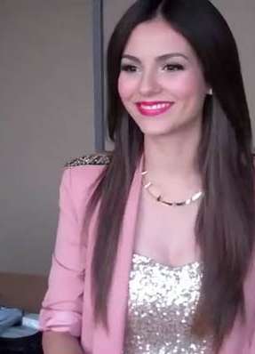BtS of the Victoria Justice DJ13 GL Cover Shoot