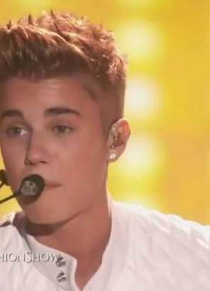 Victoria Secret 2012 Justin Bieber - Beauty And A Beat As Long As You Love Me Live-1