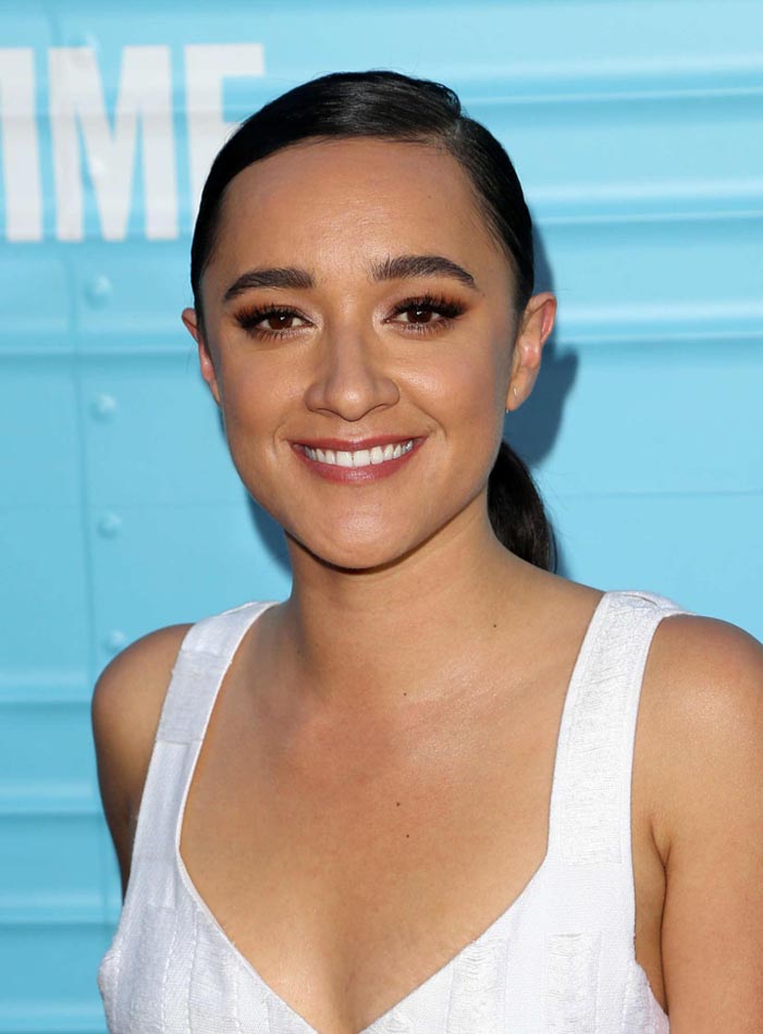 Keisha Castle Hughes -Roadies - Premiere-web