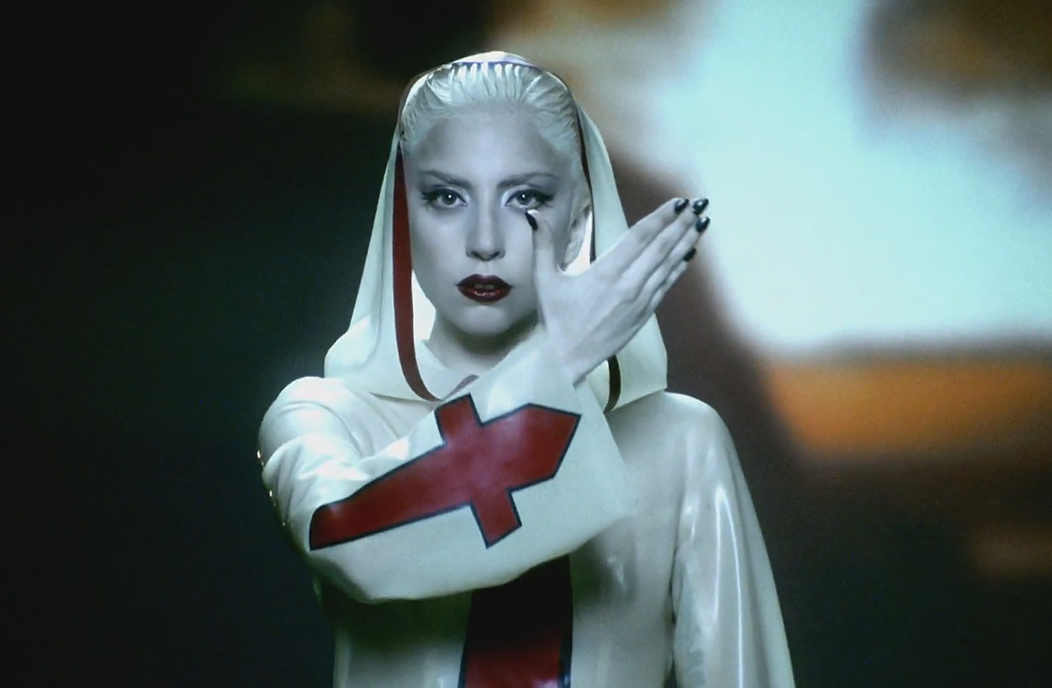 Леди гага алехандро клип. Леди Гага Alejandro. Леди Гага из клипа Алехандро. Леди Гага костюм монашки.